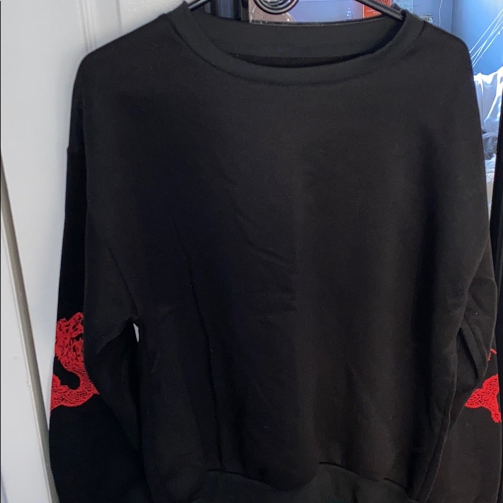black sweatshirt